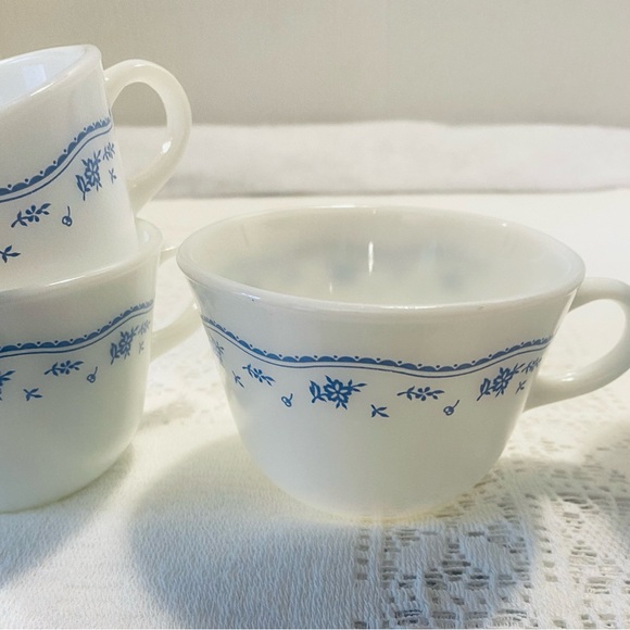 8 Pieces of  Pyrex Corelle Cups & Saucers  Matching Morning Blue Pattern Mugs - Picture 3 of 7